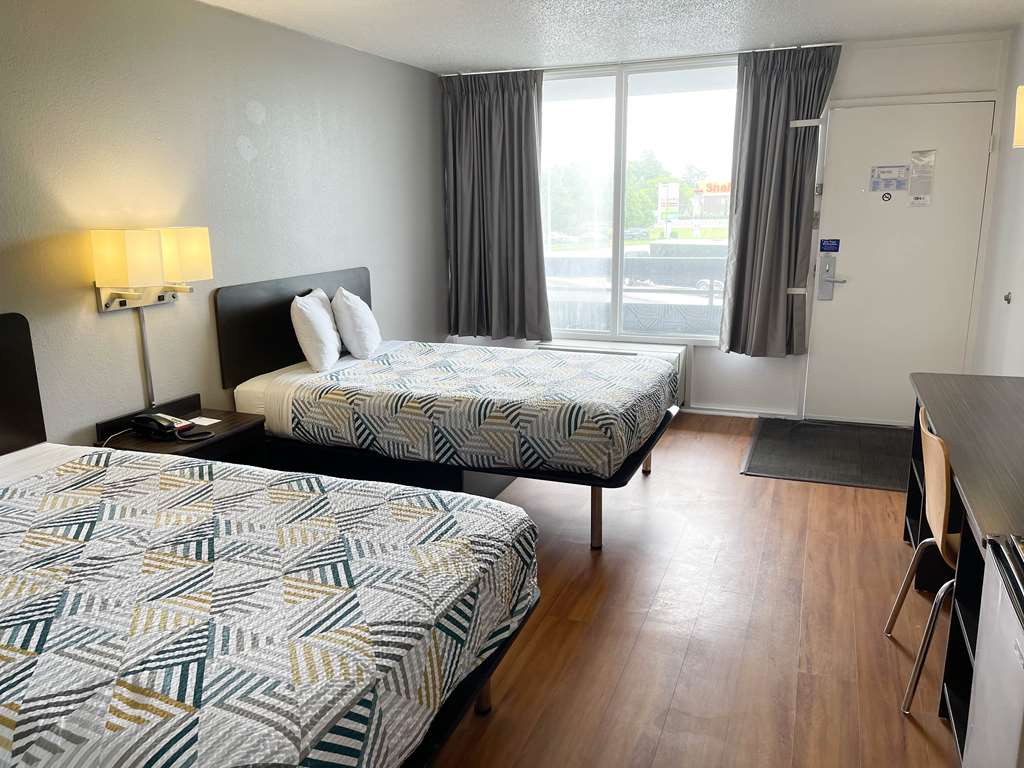 MOTEL 6 TROY-guestroom-Guest Room,On-Site.jpg