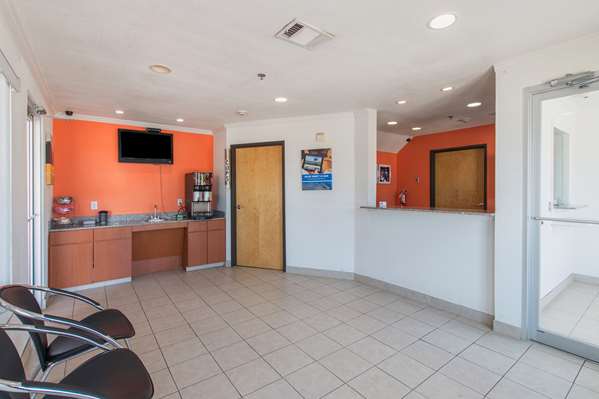 Sitting area,On-Site,Property Amenity,Communal lounge/TV room,Lobby,Coffee Service