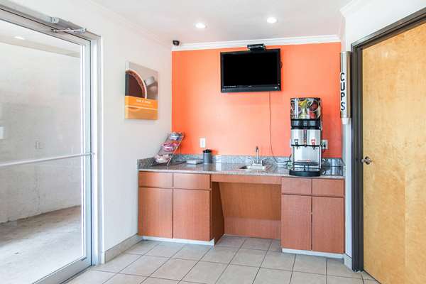 On-Site,Communal lounge/TV room,Coffee Service