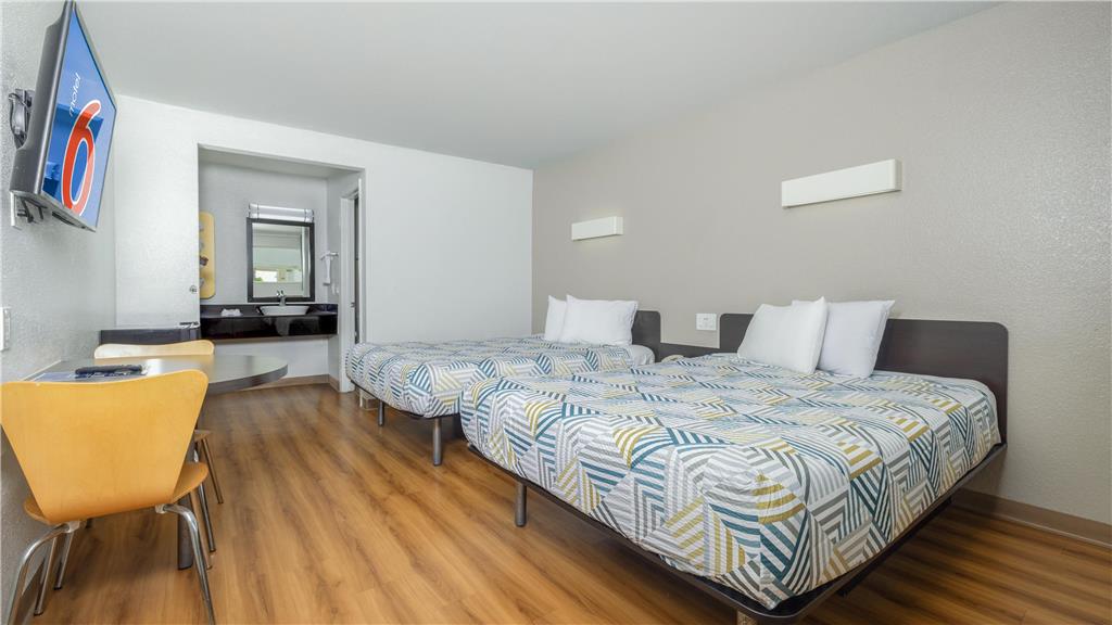 MOTEL 6 ONTARIO AIRPORT-guestroom-Guest Room,On-Site.jpg