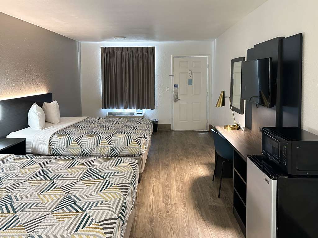 MOTEL 6 SAVANNAH AIRPORT - POOLER-guestroom-Guest Room,On-Site.jpg