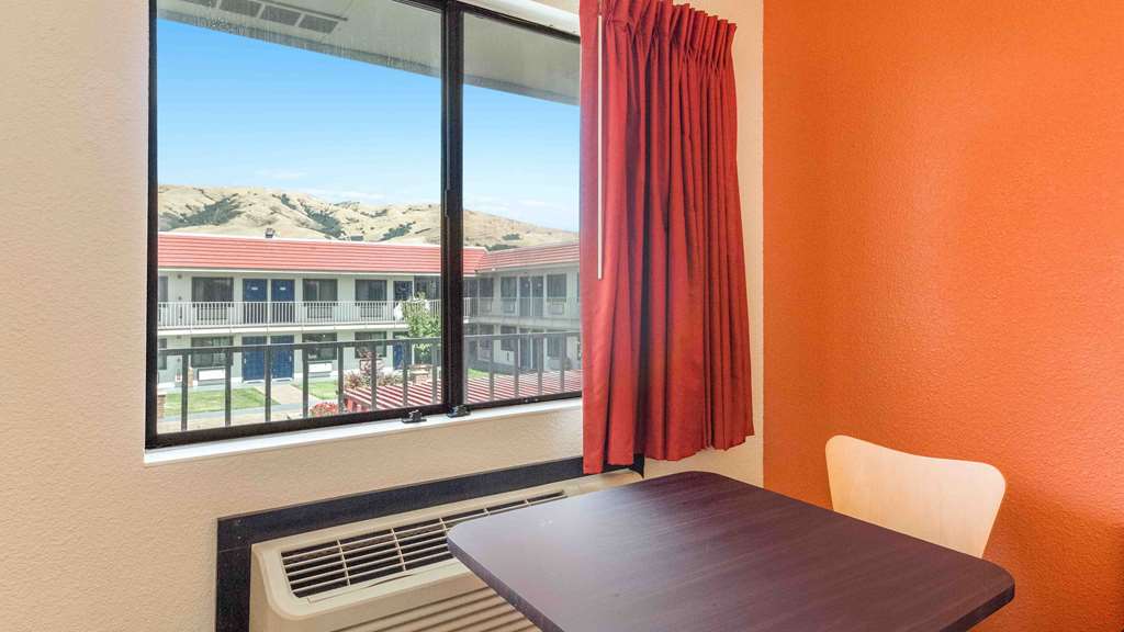 MOTEL 6 FREMONT SOUTH-guestroom-Guest Room,On-Site.jpg