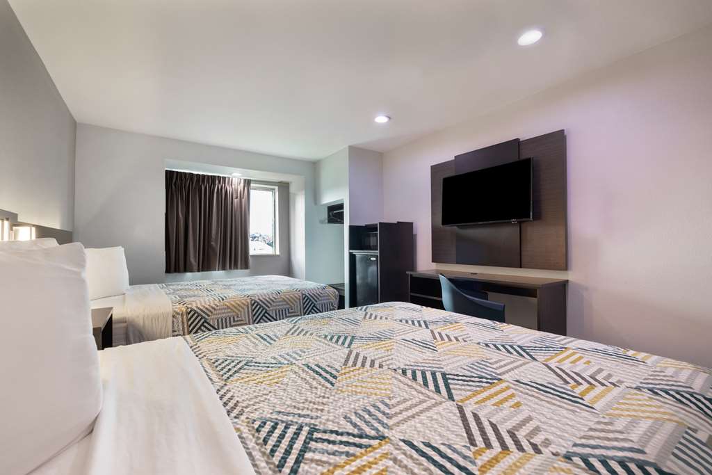 MOTEL 6 MCALLEN EAST-guestroom-Guest Room,On-Site.jpg
