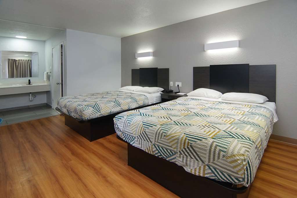 MOTEL 6 DALLAS - RED OAK-guestroom-Guest Room,On-Site.jpg