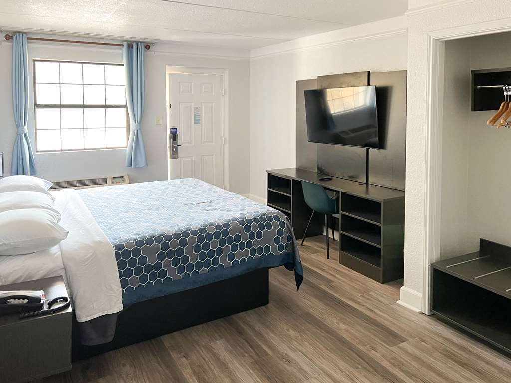 MOTEL 6 MONROE LA-guestroom-Guest Room,On-Site.jpg