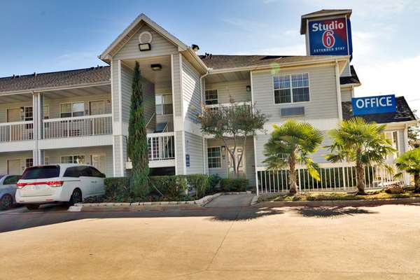 Exterior view - Studio 6 Extended Stay Hotel Garland Park Dallas