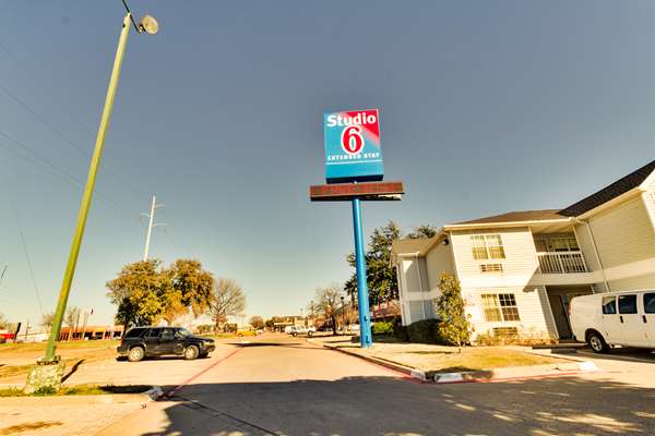 Exterior view - Studio 6 Extended Stay Hotel Garland Park Dallas