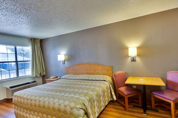  - Studio 6 Extended Stay Hotel Garland Park Dallas
