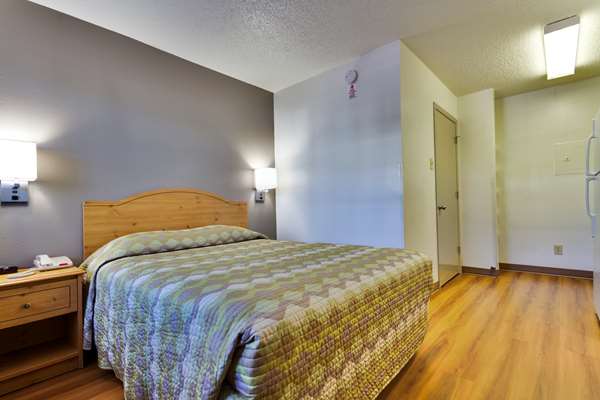  - Studio 6 Extended Stay Hotel Garland Park Dallas