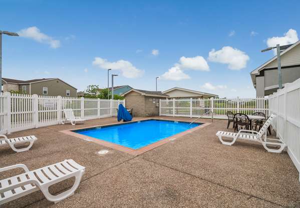 Pool - Studio 6 Extended Stay Hotel Ingleside