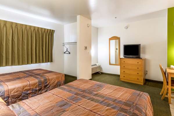  - Studio 6 Extended Stay Hotel Bakersfield