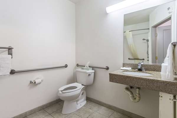  - Studio 6 Extended Stay Hotel Bakersfield