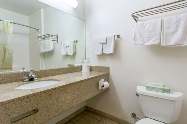  - Studio 6 Extended Stay Hotel Bakersfield