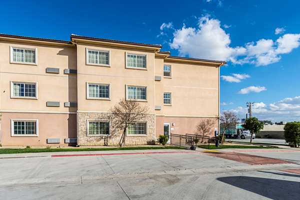 Exterior view - Studio 6 Extended Stay Hotel Bakersfield