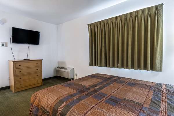  - Studio 6 Extended Stay Hotel Bakersfield
