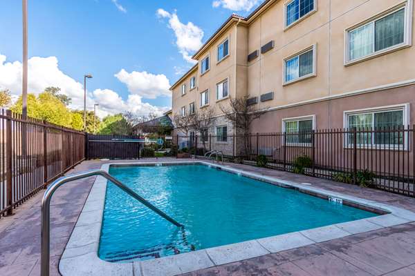 Pool - Studio 6 Extended Stay Hotel Bakersfield