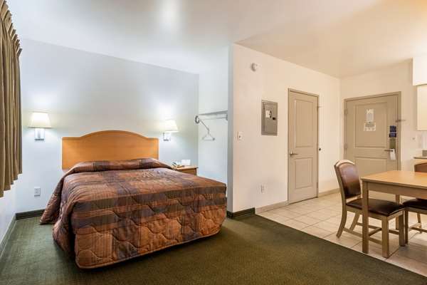  - Studio 6 Extended Stay Hotel Bakersfield