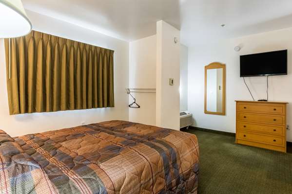  - Studio 6 Extended Stay Hotel Bakersfield