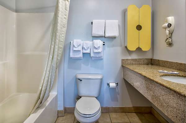  - Studio 6 Extended Stay Hotel Bay City