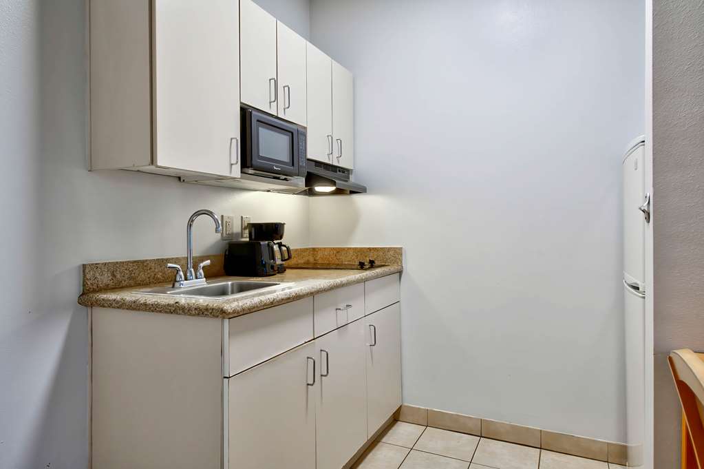 OYO Hotel Sulphur Kitchenette-guestroom-Guest Room,Guest Room Amenity,Kitchen/Kitchenette,On-Site.jpg