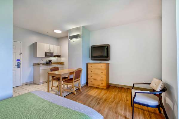  - Studio 6 Extended Stay Hotel Bay City
