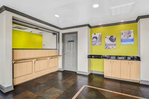  - Studio 6 Extended Stay Hotel Opelika