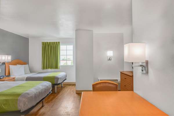 Suite - Studio 6 Extended Stay Hotel Opelika