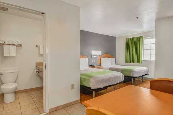 Suite - Studio 6 Extended Stay Hotel Opelika