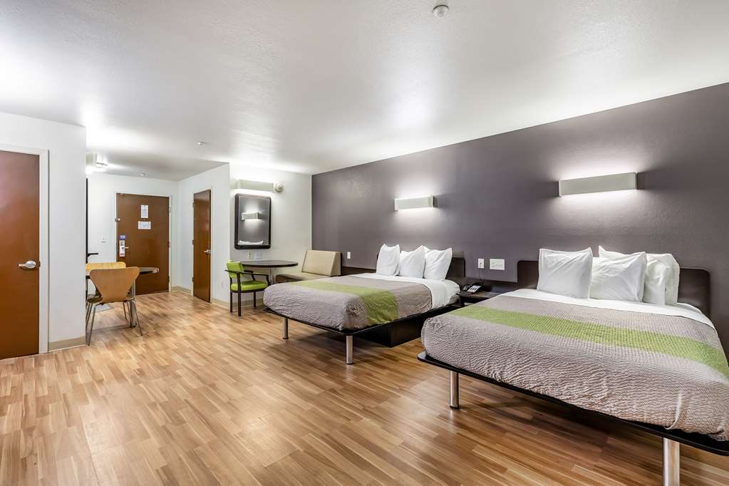 STUDIO 6 ORANGE TX-guestroom-Guest Room,On-Site.jpg