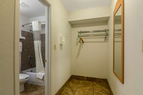  - Studio 6 Extended Stay Hotel Lubbock