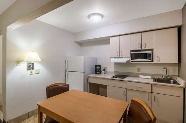  - Studio 6 Extended Stay Hotel Lubbock