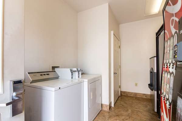  - Studio 6 Extended Stay Hotel Lubbock