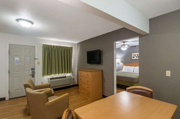  - Studio 6 Extended Stay Hotel Lubbock