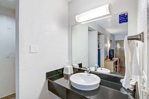  - Studio 6 Extended Stay Hotel Dallas Grand Prairie - I-30, Exit 34