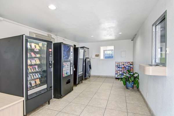  - Studio 6 Extended Stay Hotel Dallas Grand Prairie - I-30, Exit 34