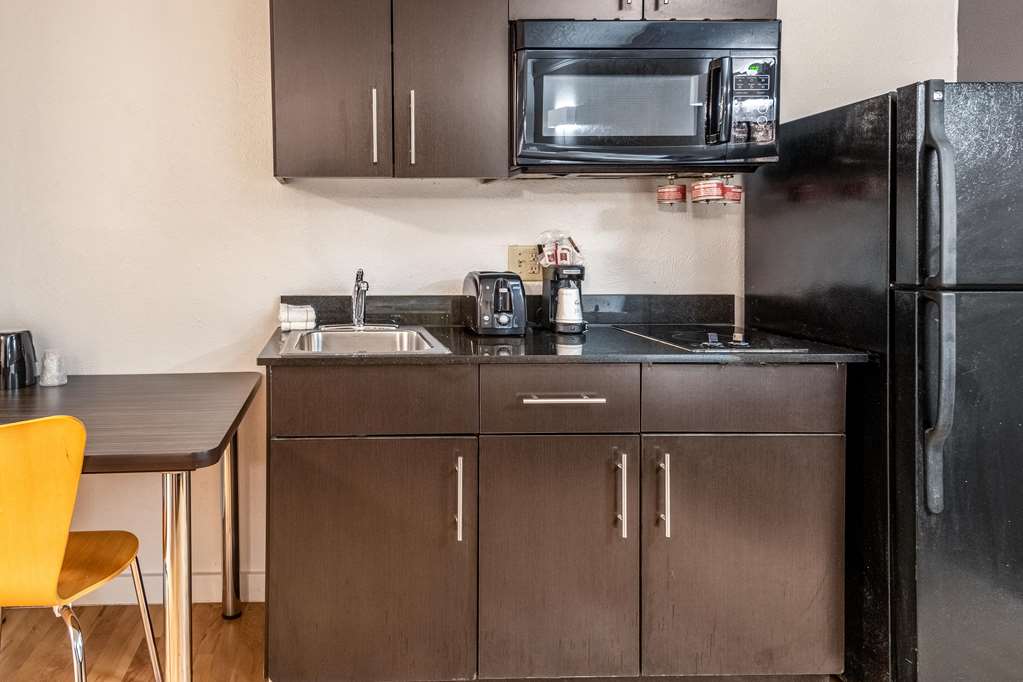 STUDIO 6 FT WORTH WEST MEDICAL CTR-guestroom-Guest Room,Guest Room Amenity,On-Site.jpg