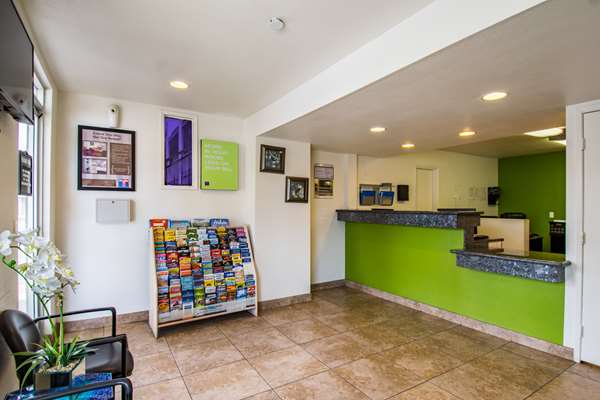  - Studio 6 Extended Stay Hotel Cypress