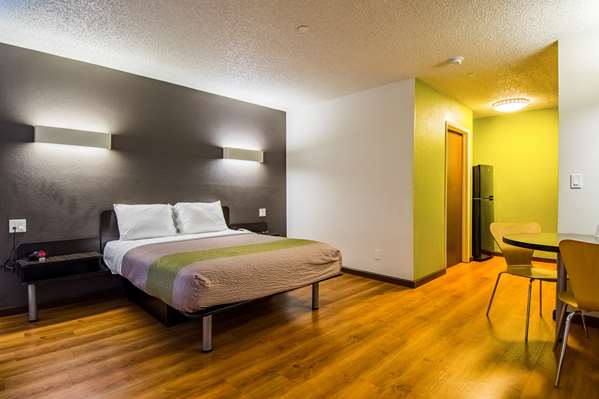  - Studio 6 Extended Stay Hotel Cypress