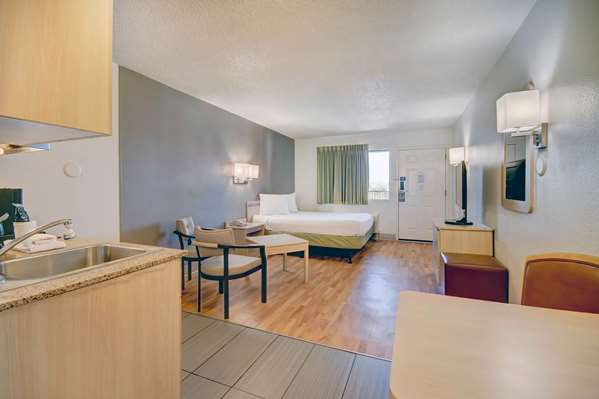 Suite - Studio 6 Extended Stay Hotel Irvington Road Tucson - I-10, Exit 264