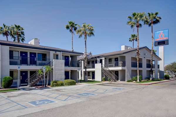 Exterior view - Studio 6 Extended Stay Hotel Irvington Road Tucson - I-10, Exit 264