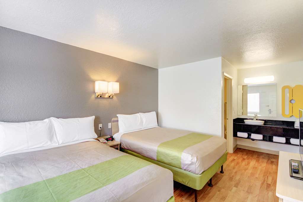 STUDIO 6 MIDWEST CITY OK-guestroom-Guest Room,Indoor/Interior,On-Site.jpg