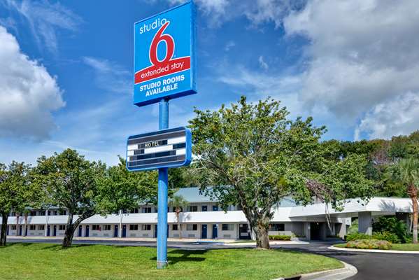 Exterior view - Studio 6 Extended Stay Hotel Baymeadows Jacksonville - I-95, Exit 341