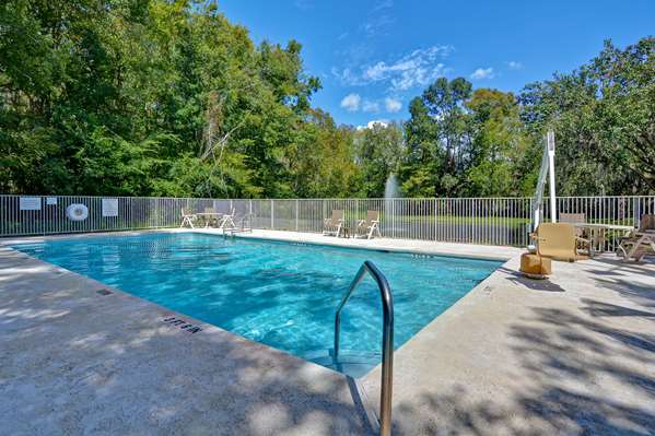 Pool - Studio 6 Extended Stay Hotel Baymeadows Jacksonville - I-95, Exit 341