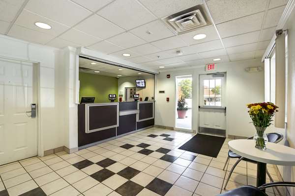  - Studio 6 Extended Stay Hotel East Brunswick - I-95, Exit 9