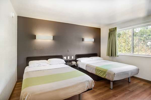  - Studio 6 Extended Stay Hotel East Brunswick - I-95, Exit 9