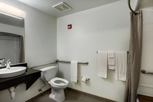  - Studio 6 Extended Stay Hotel East Brunswick - I-95, Exit 9