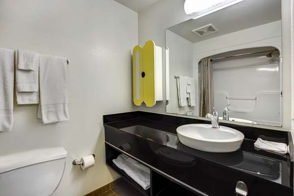  - Studio 6 Extended Stay Hotel East Brunswick - I-95, Exit 9