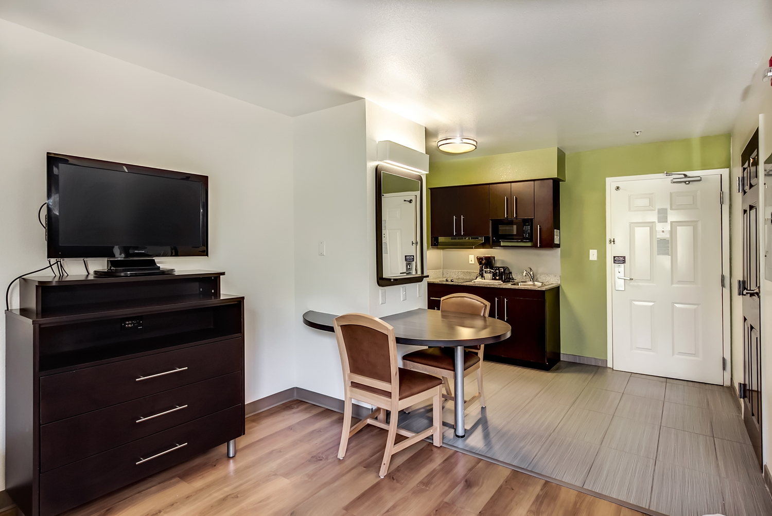 Studio 6 Extended Stay Hotel East Brunswick I95, Exit 9, NJ See