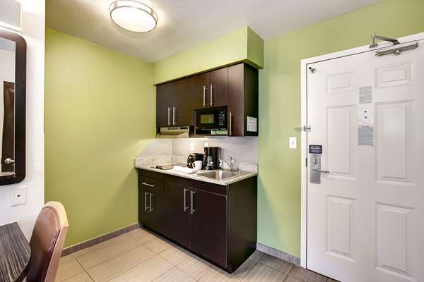  - Studio 6 Extended Stay Hotel East Brunswick - I-95, Exit 9
