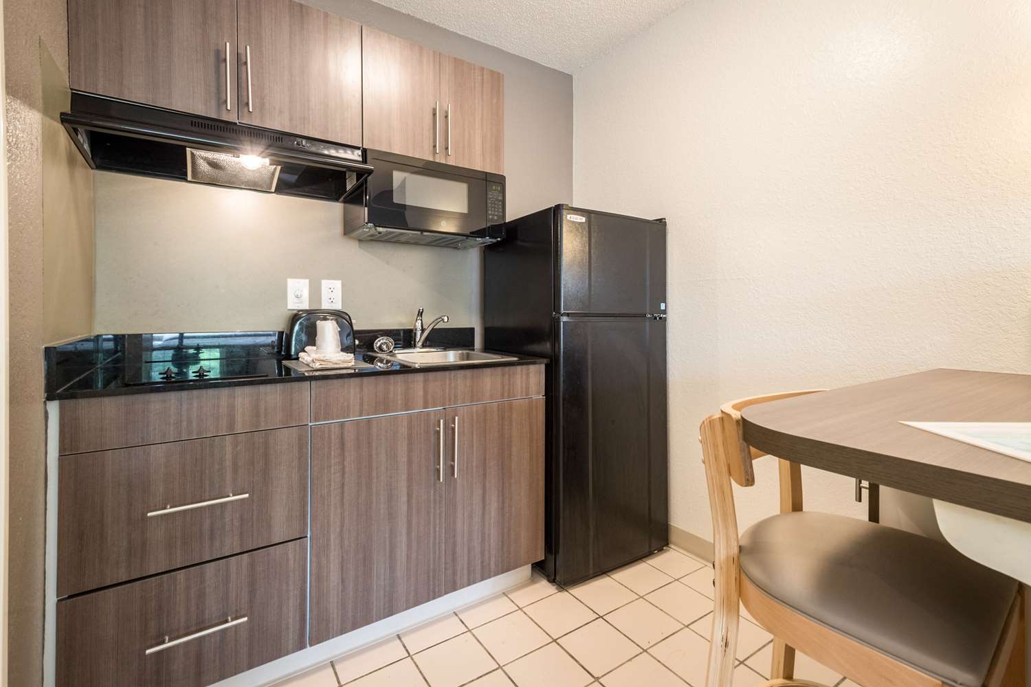 Studio 6 Extended Stay Hotel Roswell, GA See Discounts